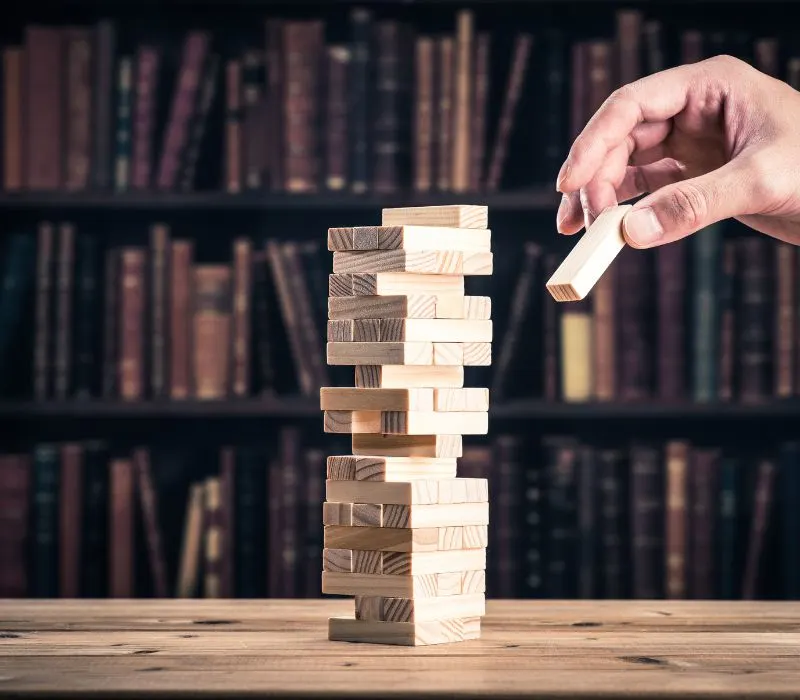 Expert counselor guiding students on creating a balanced college list at QFS